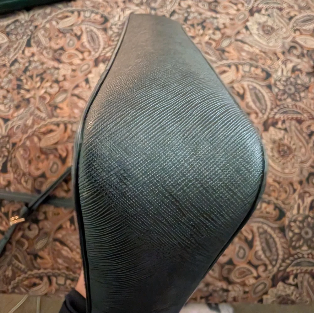 Michael Kors Selma Black Saffiano Leather Studded Crossbody Excellent! - Picture 3 of 11